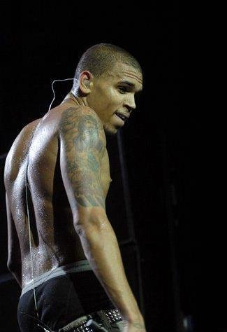 chris brown pictures no shirt